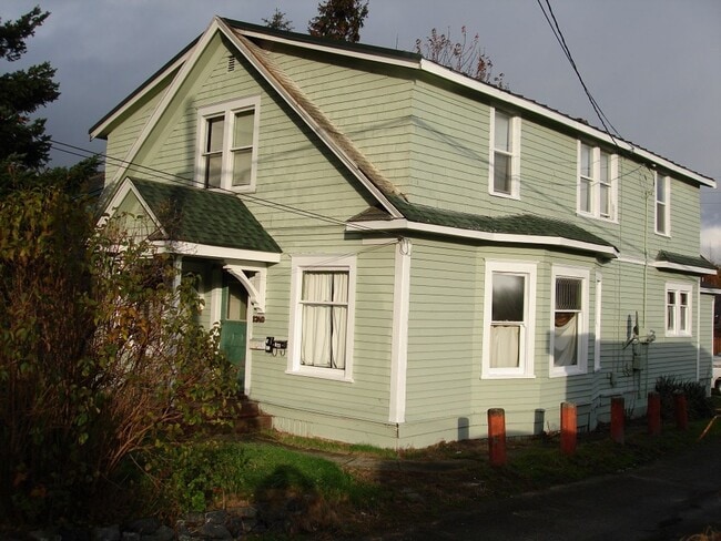 Building Photo - 1310 Grant St Unit #201