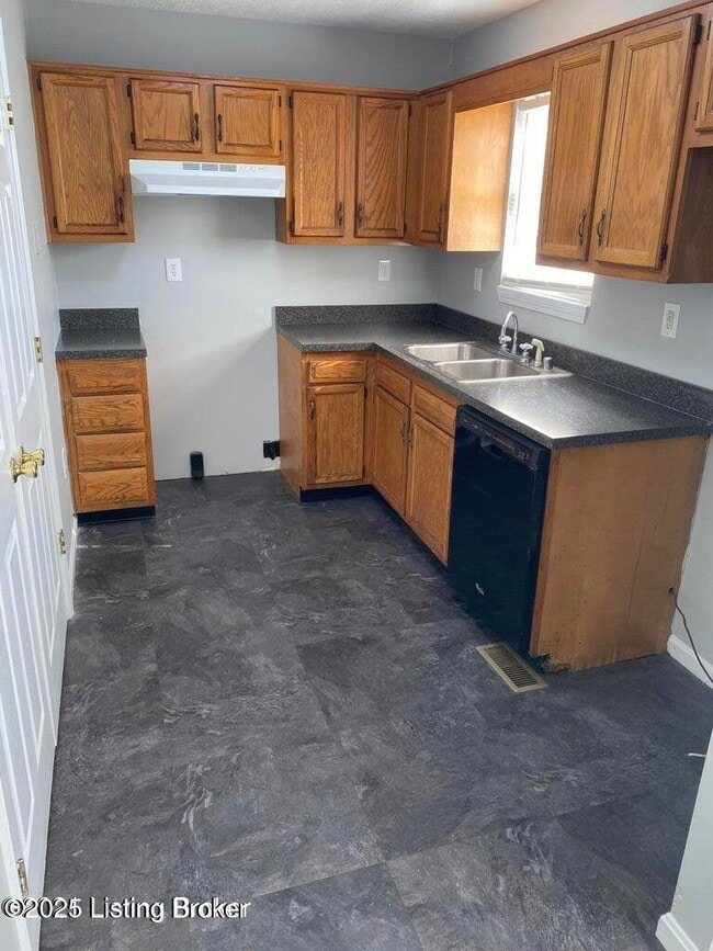 Photo - 2022 W Main St