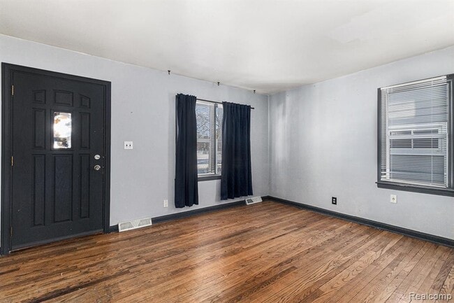 Photo - 2045 Central St