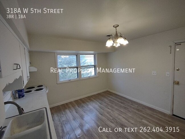Photo - 318A W 5th St