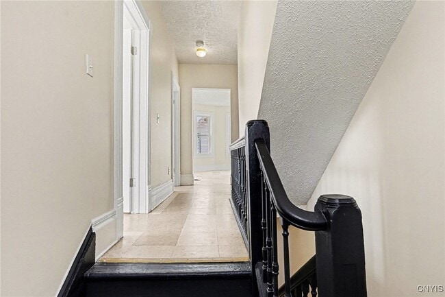 Photo - 302 Kellogg St