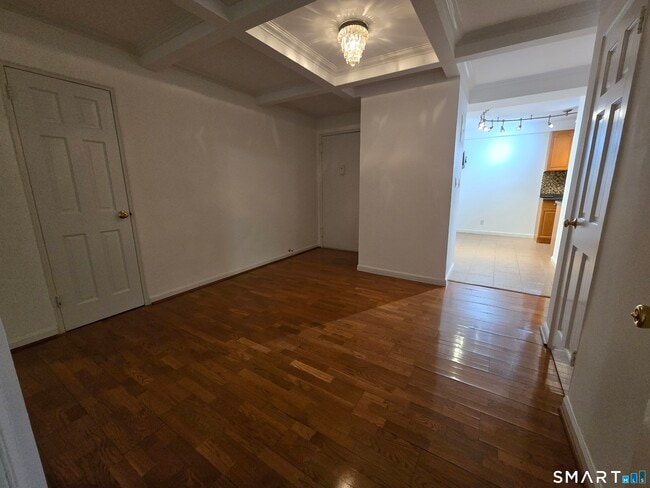 Photo - 39 Glenbrook Rd Unit 4M