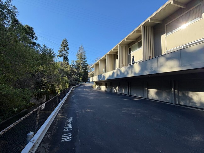 Photo - 2 Bed 1 Bath Condo W/ Garage In Orinda Unit 2