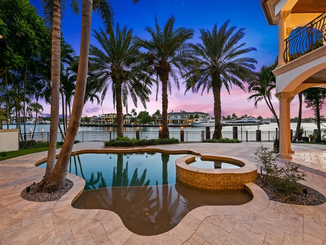 Photo - 639 Middle River Dr