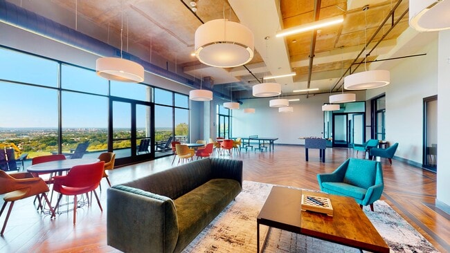Lounge & Game Room