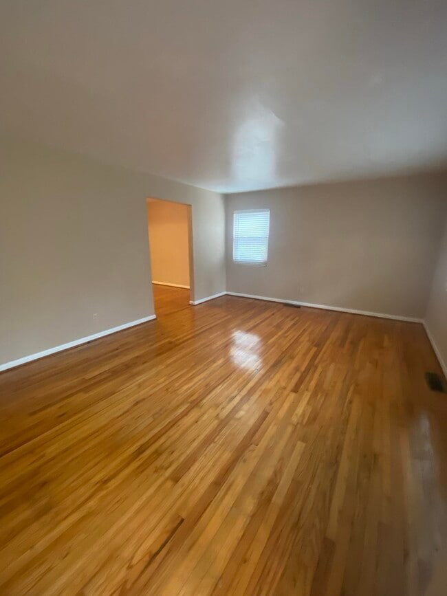 Photo - 1504 Sunset Ln