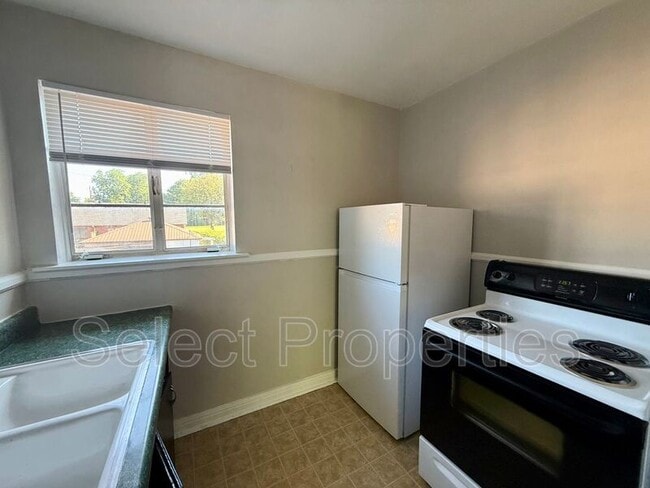 Photo - 608 Cherry Unit #12