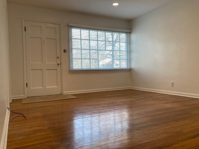 Photo - 1394 S Green St