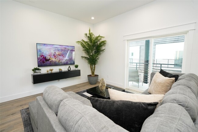 Photo - 4607 Edmund St