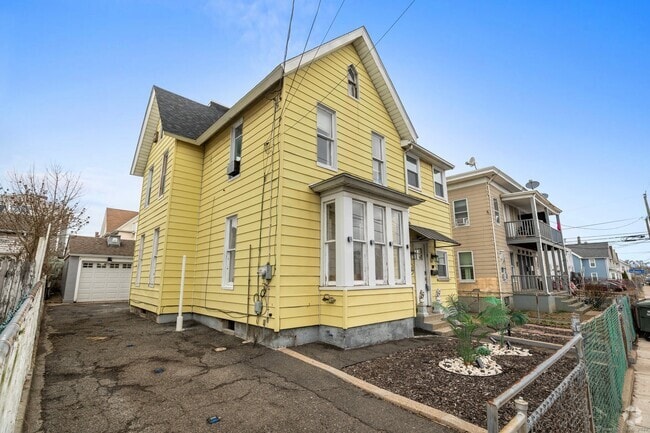 Building Photo - 369 Park St Rental