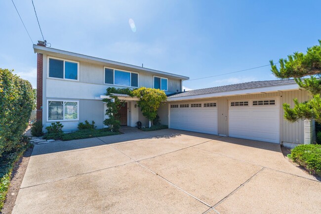 Building Photo - Beautiful Ocean View with pool Rental