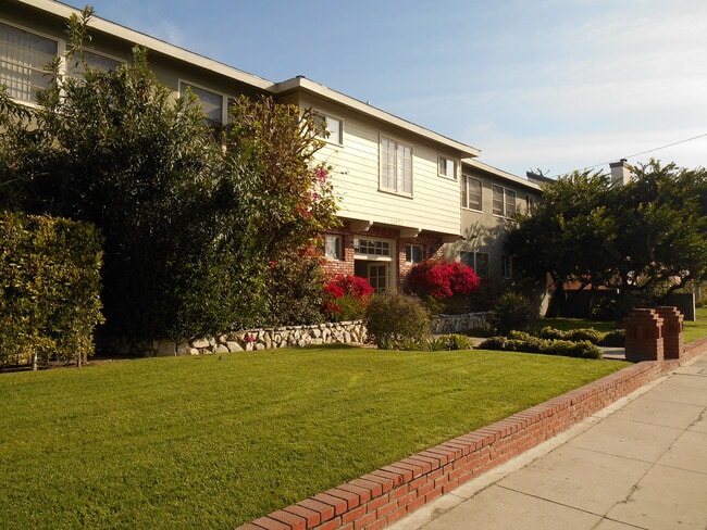 Photo - 11933 W Magnolia Blvd