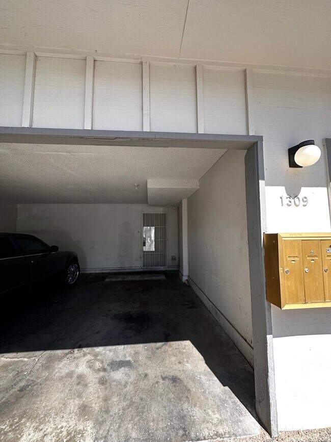 Great 2 Bedroom Townhouse Near UNLV! For Rent in Las Vegas, NV