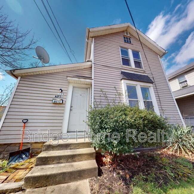 Building Photo - 139 N Water Ave Unit 1