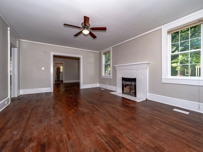 Photo - Oversized Renovated Downtown Cottage