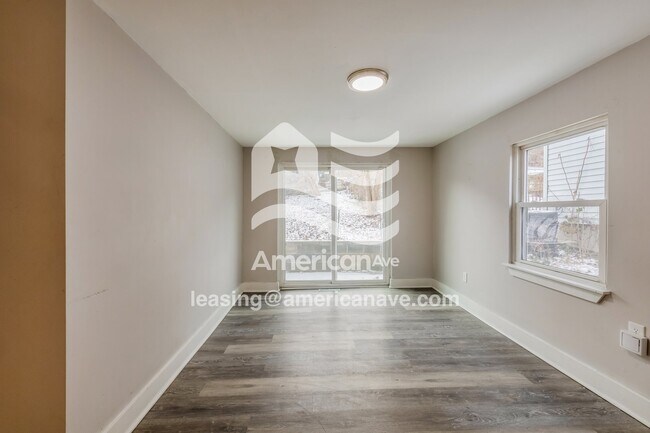 Photo - 835 Steuben St