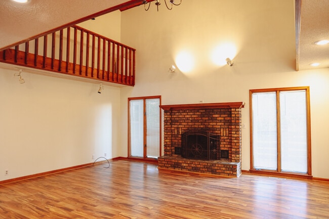 Photo - 101 E Hale Lake Rd