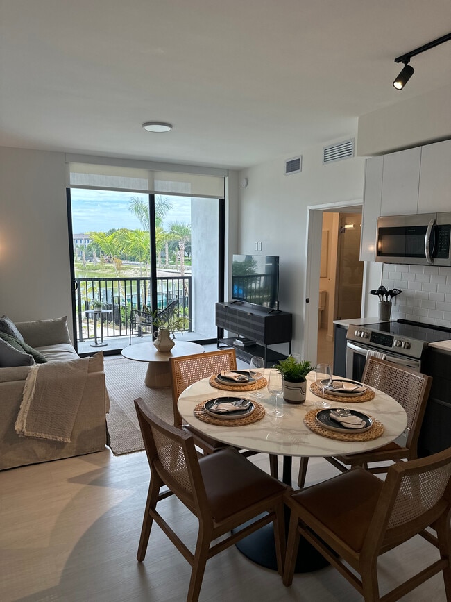 Building Photo - 20540 NW 17th Ave Unit 2