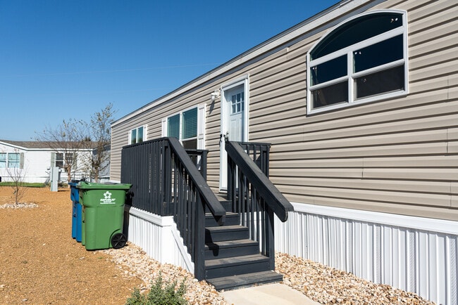 Photo - 132 Ponderosa Way