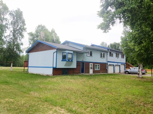 Building Photo - 1235 Airline Dr Unit A