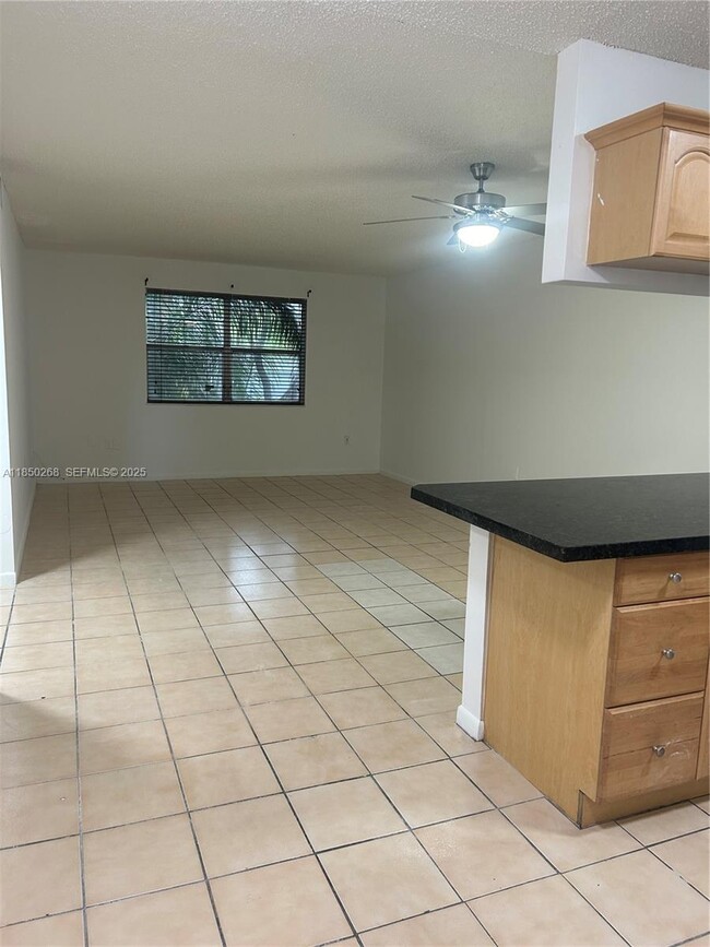 Photo - 17255 SW 95th Ave Unidad J223