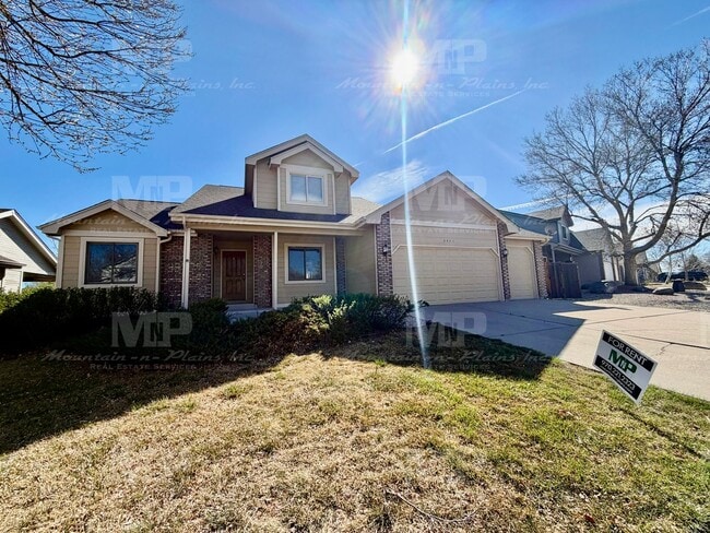 Building Photo - 4400 Vista Dr