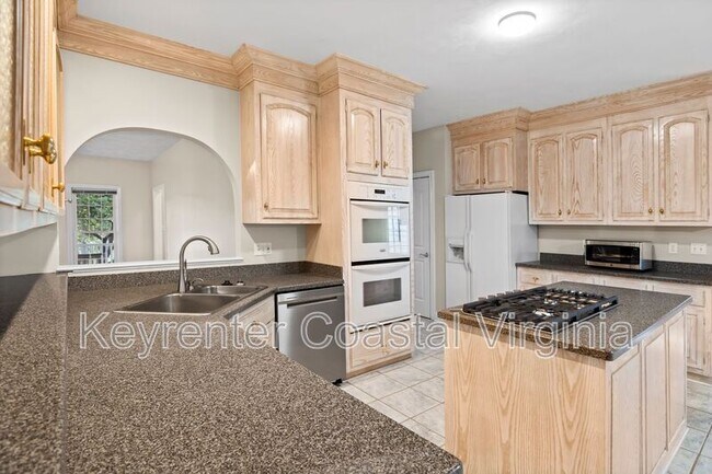 Photo - 15470 Turner Dr