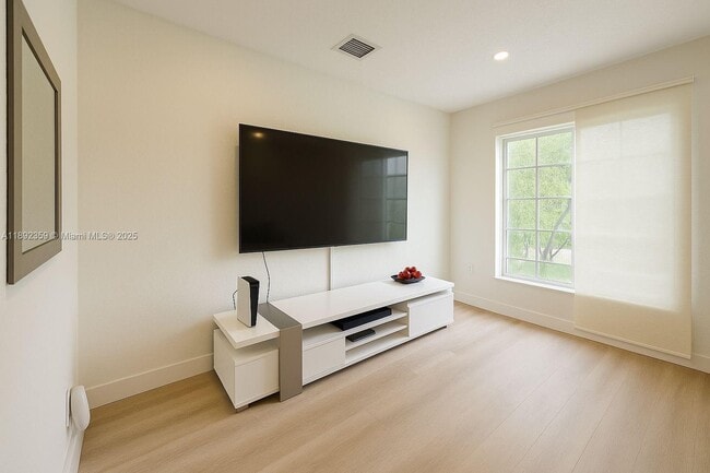 Photo - 5112 NW 79th Ave Unit 303