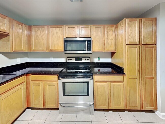 Photo - 1020 Camelot Dr