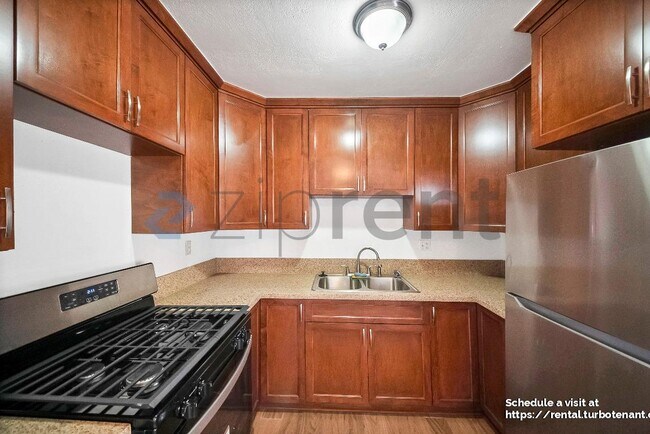 Photo - 2458 Normandie Ave