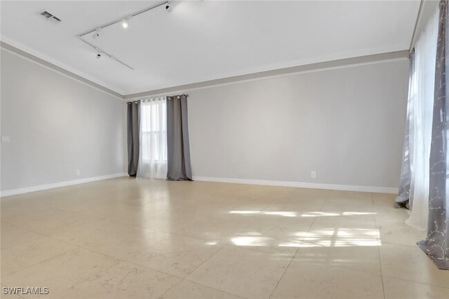 Building Photo - 15028 Savannah Dr