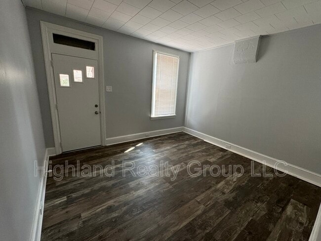 Photo - 911 Blunston St