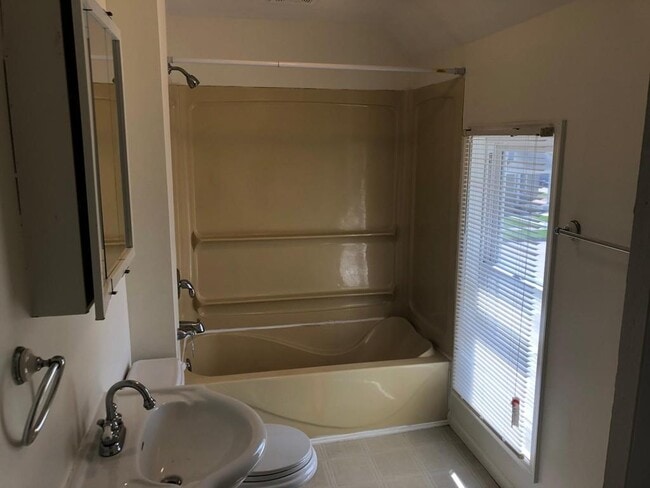 Photo - 234 E McKinley St