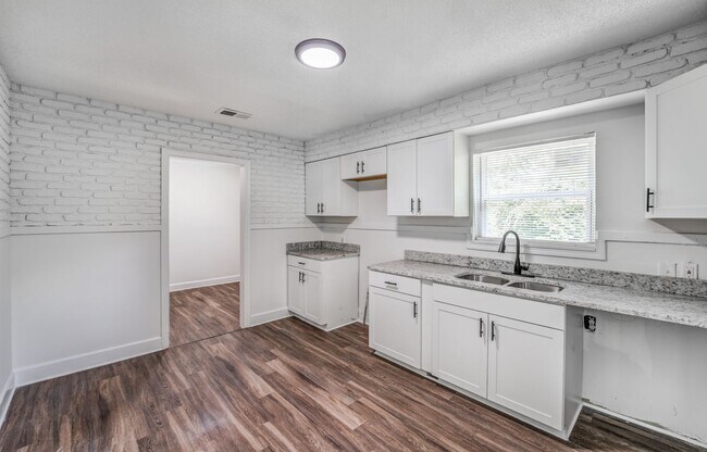 Photo - 1473 Oberle Ave