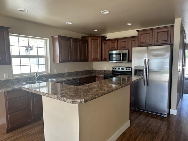 2222 Sierra Vista Cir