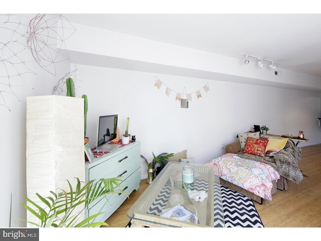 Photo - 447 Fairmount Ave Unidad A