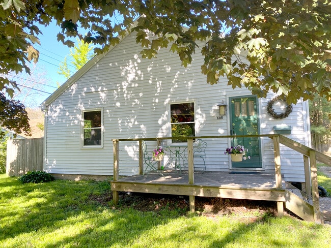 Photo - 606 S Webber St