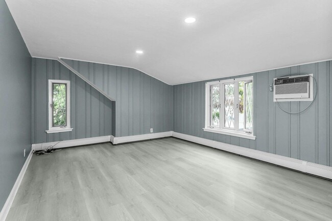 Building Photo - 95 E Shore Dr Rental