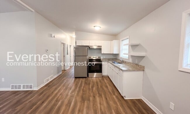 Photo - 3024 Pasadena Dr
