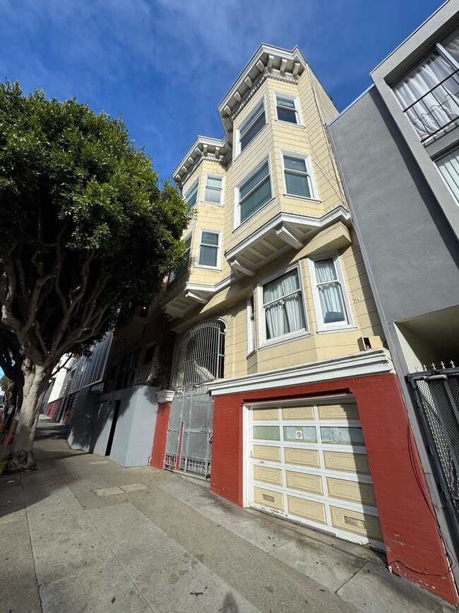 Photo - 1020-1024 Leavenworth Street Unit 1022