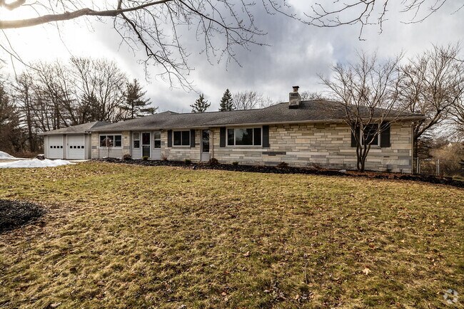 Building Photo - 4559 Makyes Rd Rental