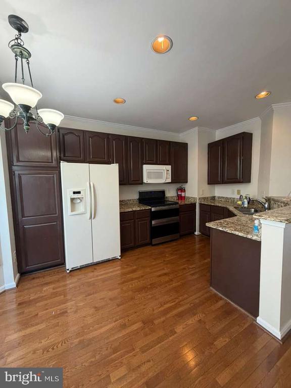 Photo - 6618 Thurlton Dr