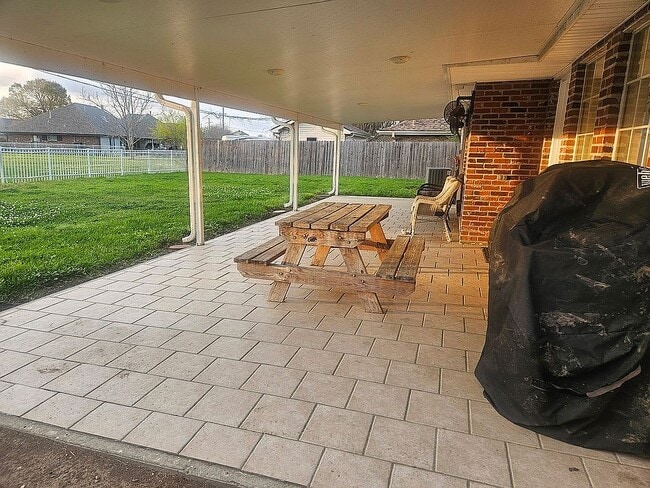 Photo - 608 Vanessa Dr