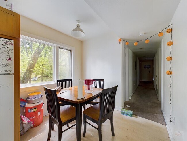 Photo - 915 Keith Ln