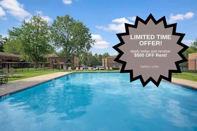 Pool - New Orleans Park Apartments