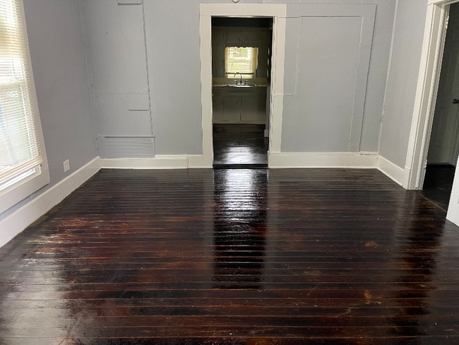 Photo - 410 E Day St