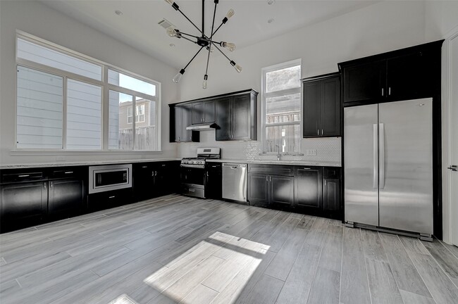 Building Photo - 8930 Spring Knoll Forest Dr