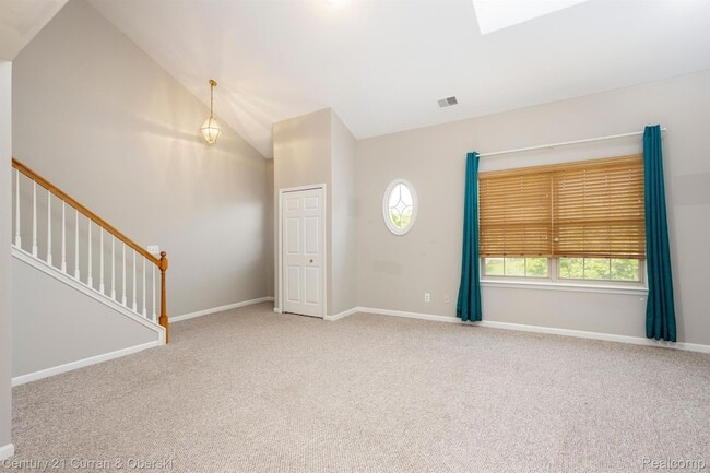 Photo - 16944 Farmington Rd Unit 22