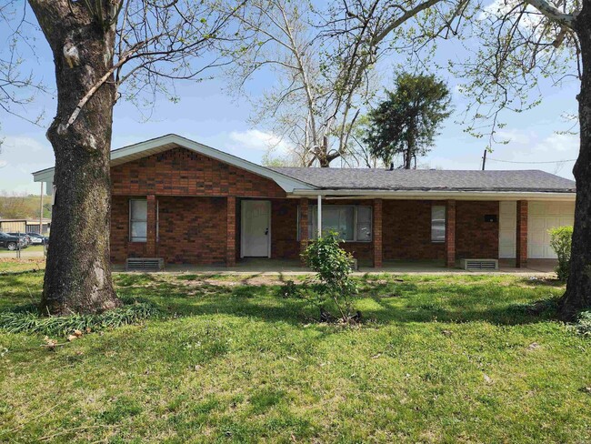 Building Photo - 130 W Military Dr Rental
