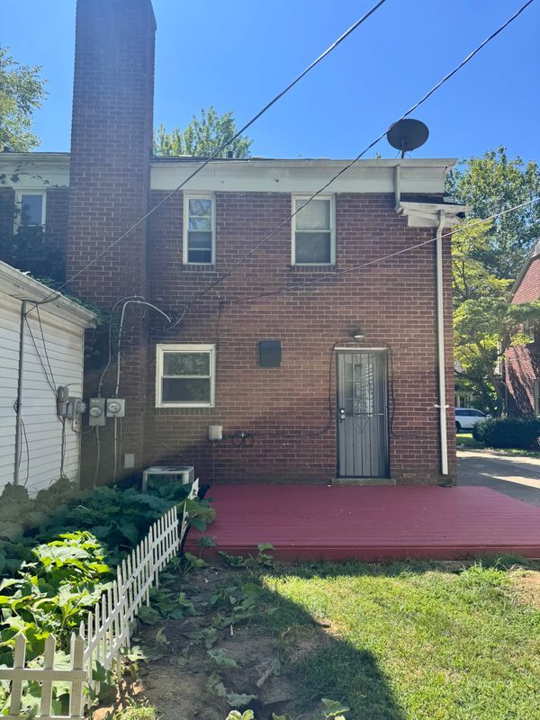 Photo - 3770 Brewster St